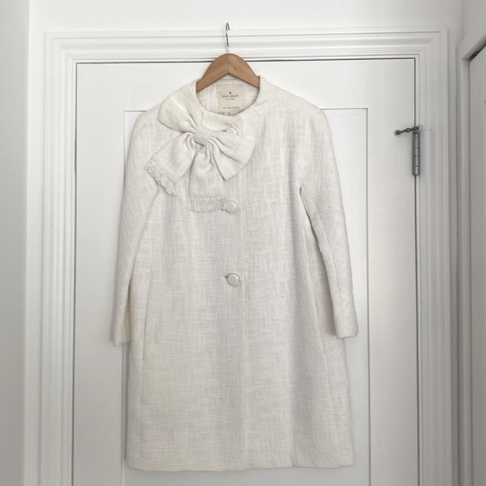 Kate Spade white coat, worn once, great condition.